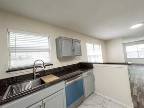 149 E Marguerita Dr in Garland, TX - Foto de edificio - Building Photo