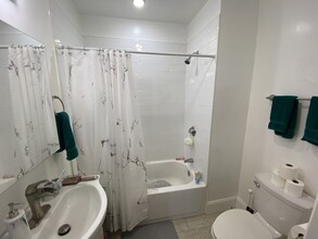 39 Cross St, Unit S in Somerville, MA - Building Photo - Building Photo