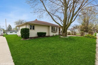 6611 51st Ave in Kenosha, WI - Building Photo - Building Photo
