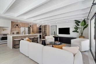 1516 Wagner Cir in West Palm Beach, FL - Building Photo - Building Photo