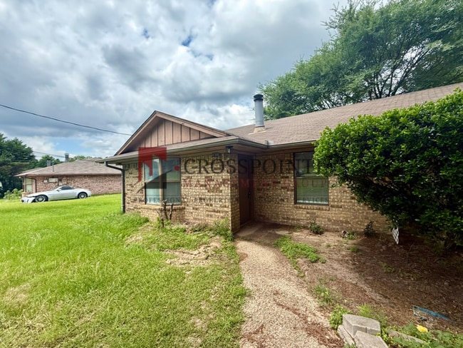 property at 4588 Oak Hill Dr