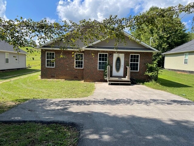372 Overlook Dr in Seymour, TN - Building Photo