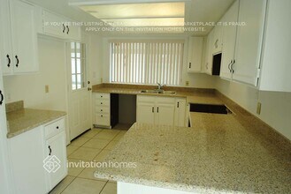 7525 W Pinchot Ave in Phoenix, AZ - Building Photo - Building Photo