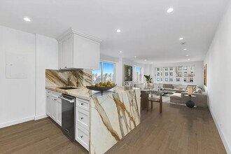 106 Central Park S in New York, NY - Building Photo - Building Photo