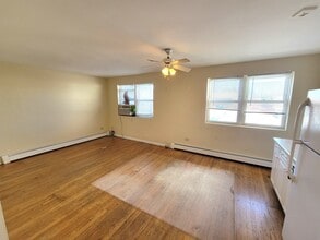 6151 W Belmont Ave in Chicago, IL - Building Photo - Building Photo
