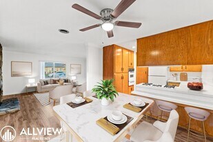 7572 Amazon Dr in Huntington Beach, CA - Building Photo