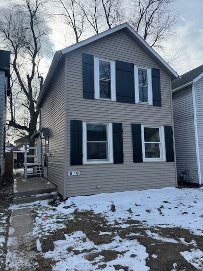 property at 619 3rd St