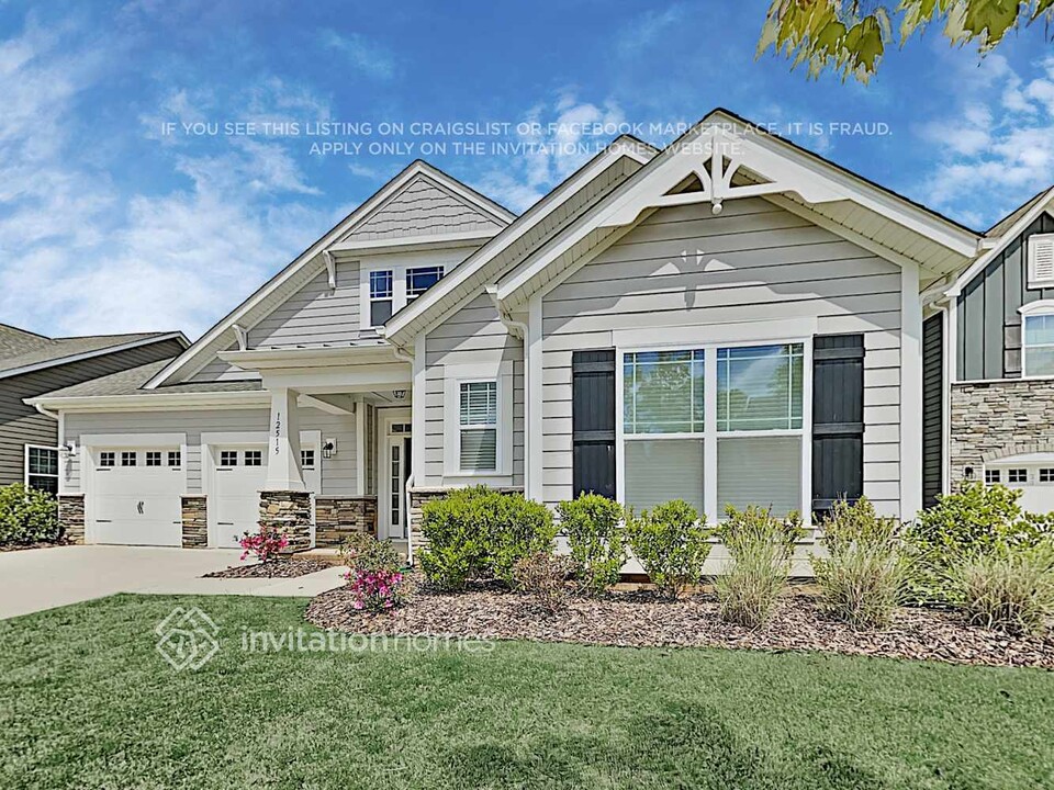 12515 Old Westbury Rd in Cornelius, NC - Building Photo