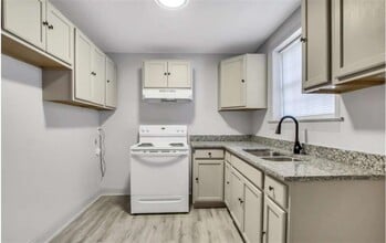 3638 E Main St in College Park, GA - Building Photo - Building Photo