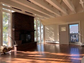 21 Hawthorn Ave in Winthrop, MA - Building Photo - Building Photo