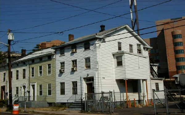 131 Bayard St in New Brunswick, NJ - Building Photo