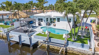 1300 Mango Isle in Fort Lauderdale, FL - Building Photo
