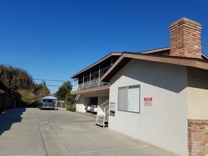 5916 Stockdale Hwy in Bakersfield, CA - Building Photo - Other