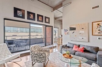 360 W Pershing Rd in Kansas City, MO - Building Photo - Building Photo