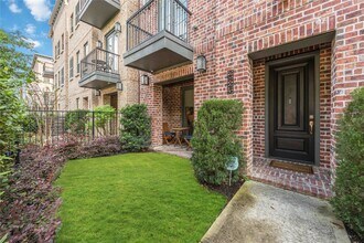 2825 Hicks St in Houston, TX - Building Photo - Building Photo