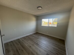 732 W Imperial Hwy in Los Angeles, CA - Building Photo - Building Photo