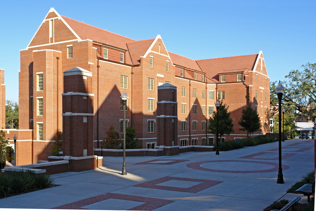 Wildwood Halls in Tallahassee, FL - Foto de edificio