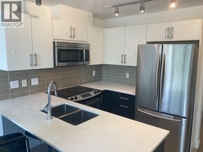 2689 Kingsway in Vancouver, BC - Building Photo - Building Photo