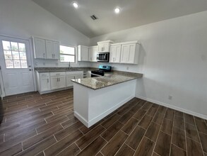 612 Hesse Dr-Unit -A in Socorro, TX - Building Photo - Building Photo