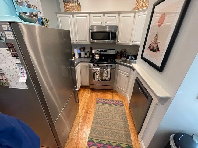 9 Savin Hill Ave-Unit -2 in Boston, MA - Building Photo - Building Photo