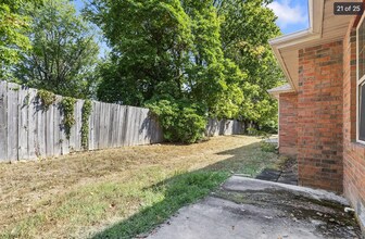2303 W Bridlewood Trail in Ozark, MO - Building Photo - Building Photo
