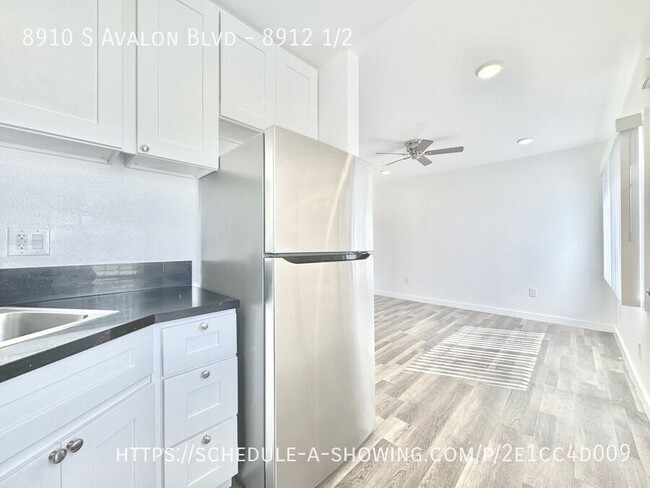 8910 S Avalon Blvd in Los Angeles, CA - Building Photo - Building Photo