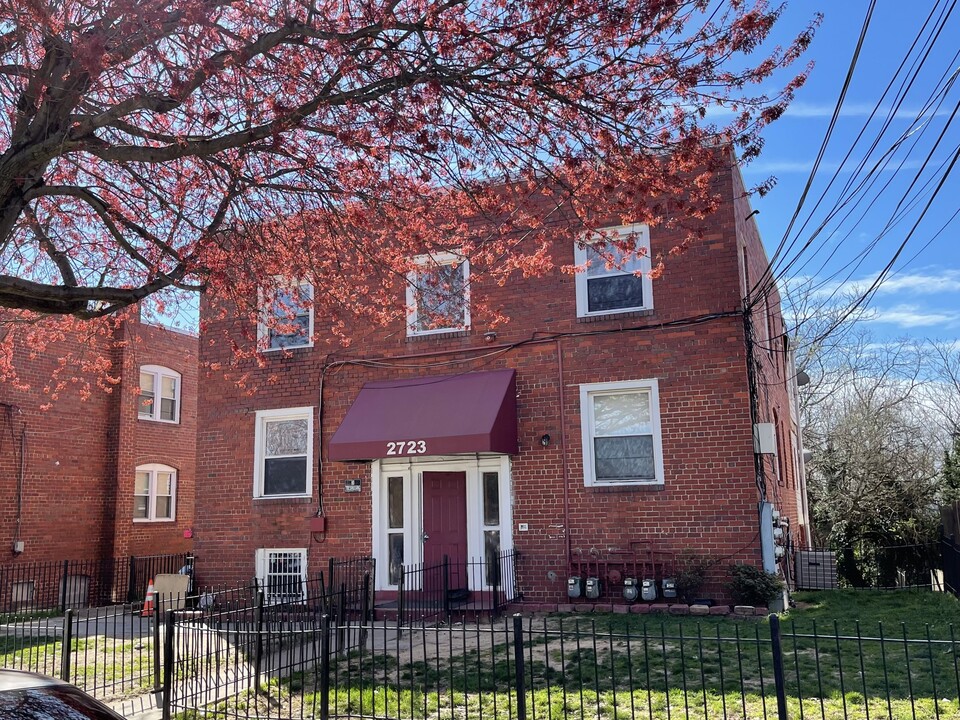 2723 Jasper St SE in Washington, DC - Building Photo