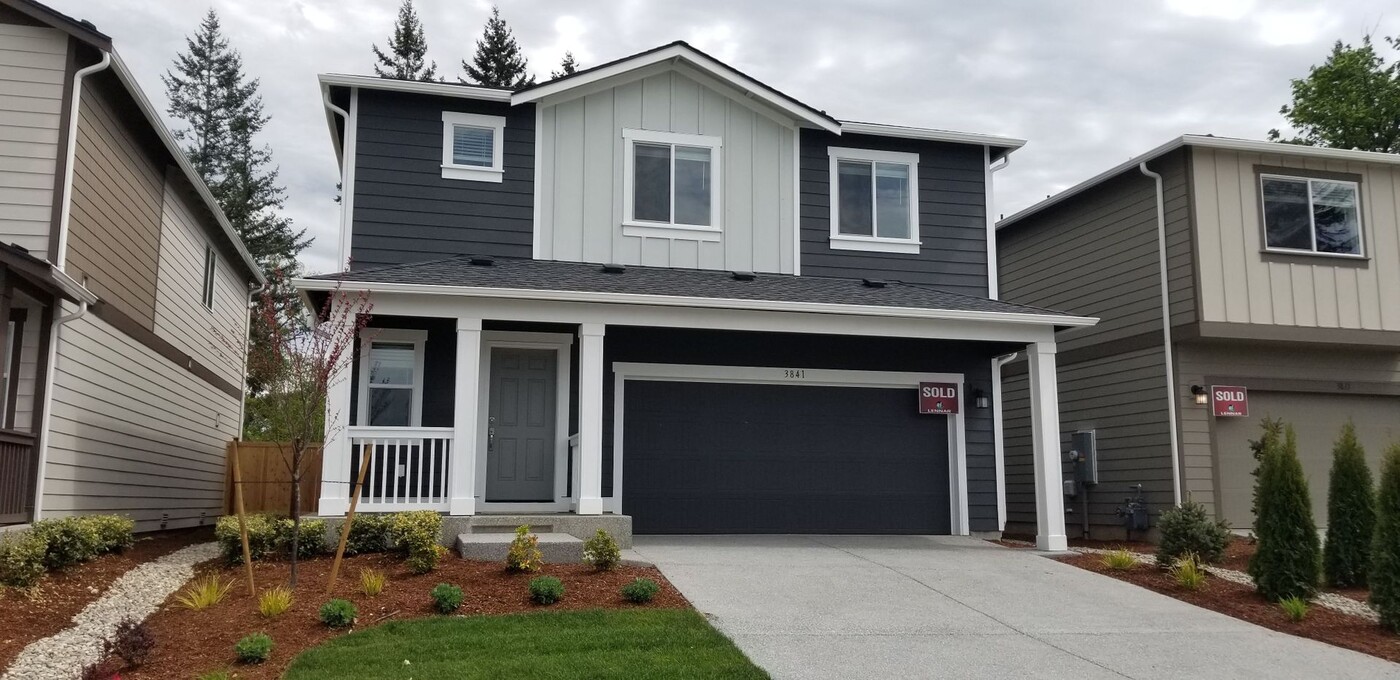 3841 85th Ave NE in Marysville, WA - Foto de edificio