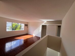 293 N Hill Ave, Unit 3 in Pasadena, CA - Building Photo - Building Photo