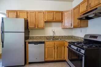 450 Westcott St in Syracuse, NY - Building Photo - Building Photo