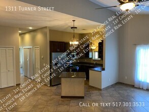 1311 Turner Rd in Lansing, MI - Building Photo - Building Photo