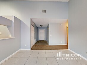 232 Regal Park Dr in Valrico, FL - Foto de edificio - Building Photo