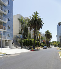 Churchill Apartments in Los Angeles, CA - Foto de edificio - Building Photo