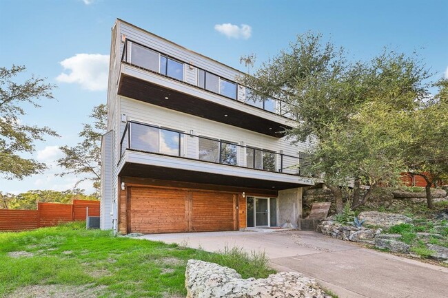 1600 Medio Calle in Austin, TX - Building Photo - Building Photo