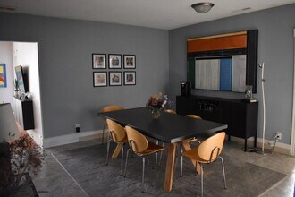 669 Case Ave, Unit 2 in St. Paul, MN - Foto de edificio - Building Photo