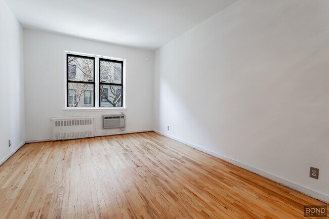 205 E 89th St in New York, NY - Building Photo - Building Photo