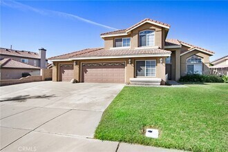 2421 W Calle Celeste Dr in Rialto, CA - Building Photo - Building Photo