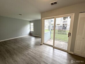610 Edpas Rd in New Brunswick, NJ - Building Photo - Building Photo