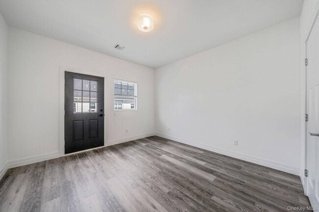 property at 725 Eastview Dr