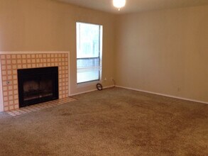 6931 Wright Way St in San Antonio, TX - Building Photo - Building Photo