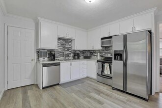 455 Lakeview Dr in Johnstown, OH - Building Photo - Building Photo