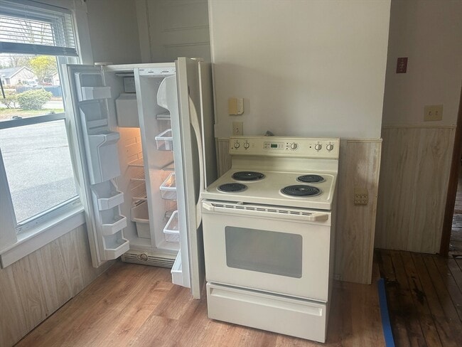 1236 Mammoth Rd in Dracut, MA - Building Photo - Building Photo