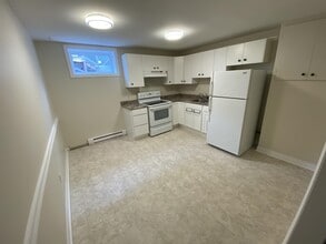 18 MacKenzie St in St John's, NL - Building Photo - Building Photo