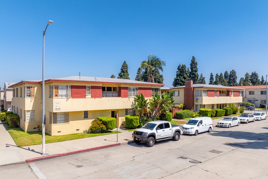 3005-4211 Stocker Plz in Los Angeles, CA - Building Photo