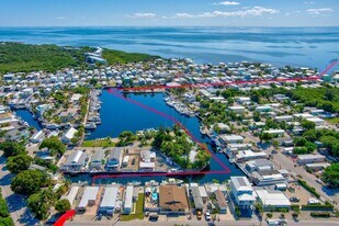 136 Sable Palm Ln in Tavernier, FL - Building Photo