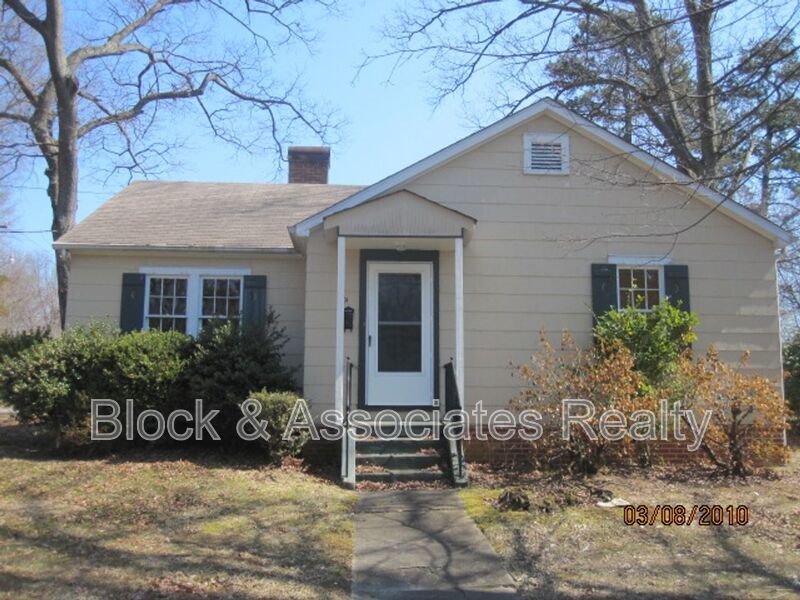 801 Knollwood St in Winston-Salem, NC - Building Photo