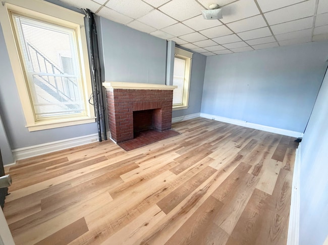 147 W Buttonwood St, Unit Unit 1FL in Reading, PA - Foto de edificio - Building Photo