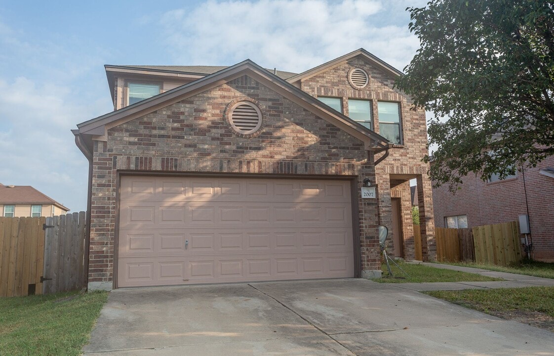 2007 Rim Rock Dr in Leander, TX - Building Photo