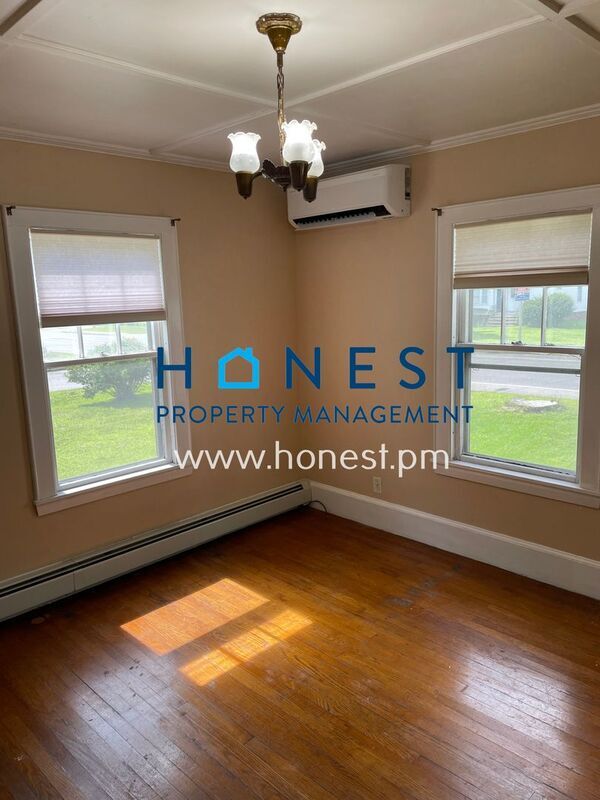 property at 164 Silver St