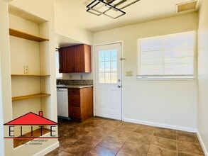 221 N Helena St in Ridgecrest, CA - Building Photo - Building Photo